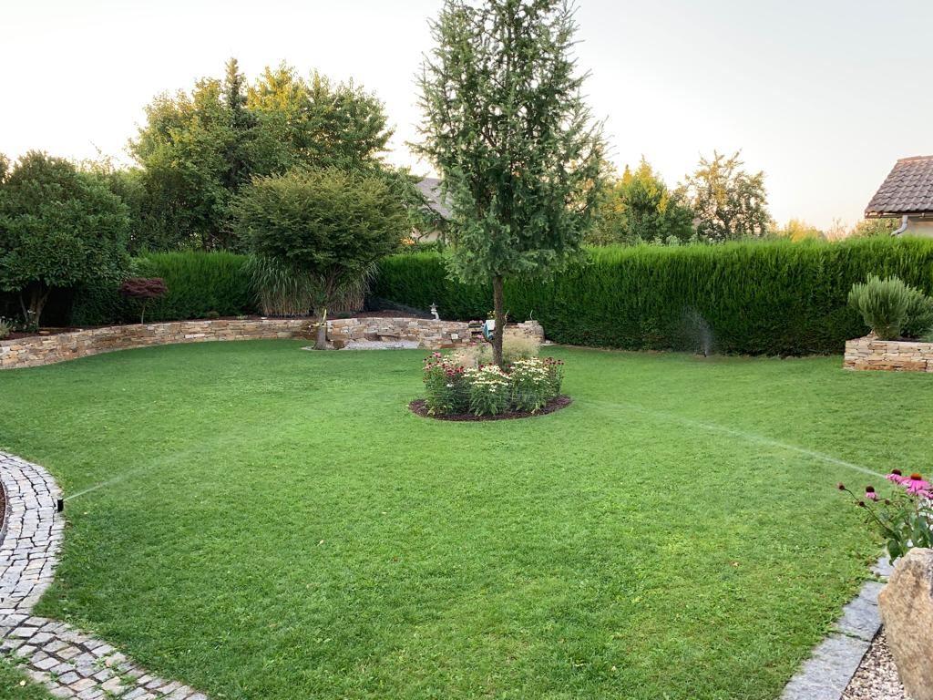 Gartenbewässerung durch Versenkregner